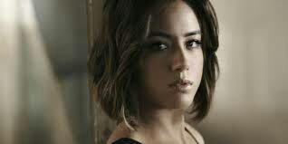 chloe bennet als hannelore
